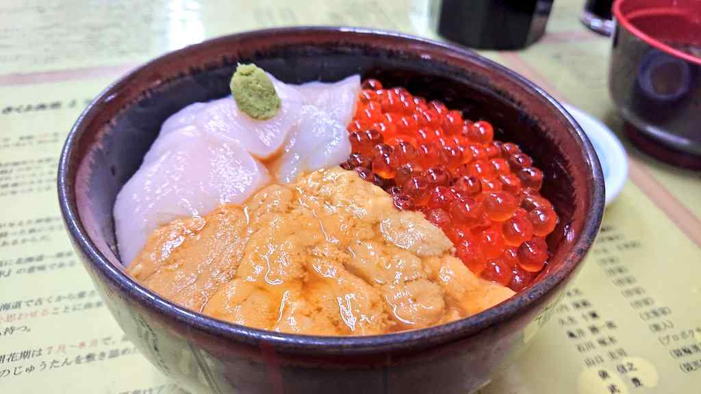 函館市内で食べた海鮮丼